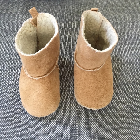 baby sherpa booties